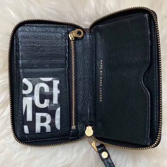 MARC by MARC JACOBS Classic Q Zip Wallet - Black - Picture 6 of 6